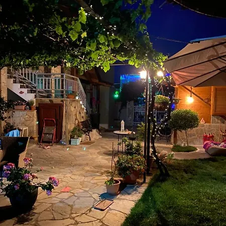 T H E Berlin And Apartmán