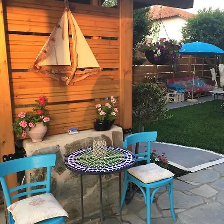 T H E Berlin And * Vrasná