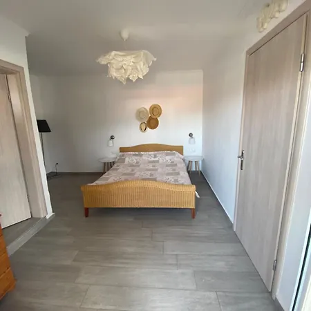 T H E Berlin And Vrasná