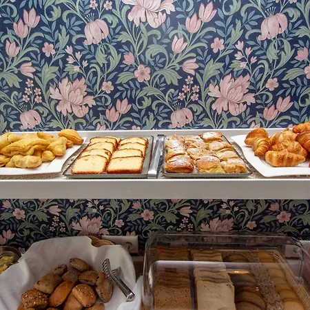 T H E Berlin And شقة *