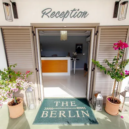 T H E Berlin And Apartment *