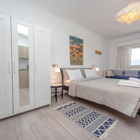 T H E Berlin And Apartment Nea Vrasna