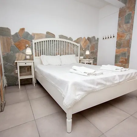 T H E Berlin And شقة *