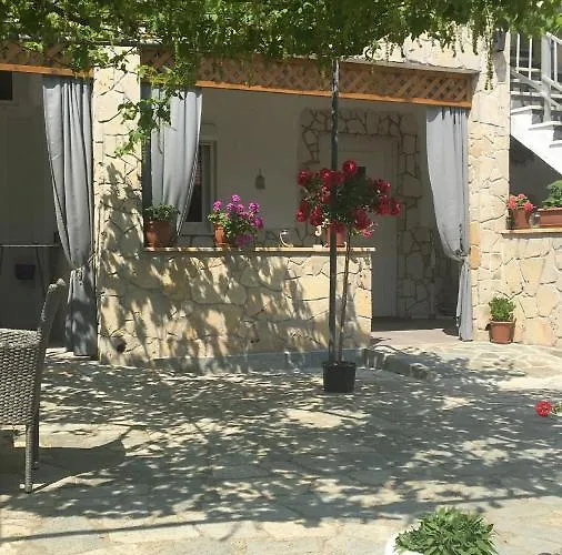 T H E Berlin And 公寓 Vrasná