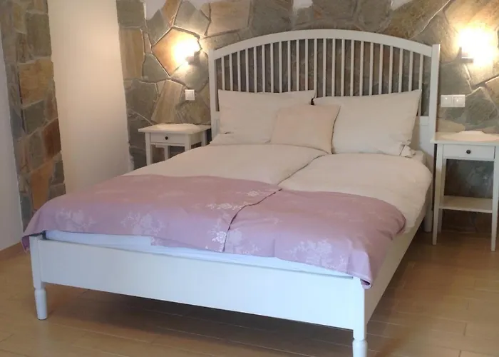 T H E Berlin And * Vrasná