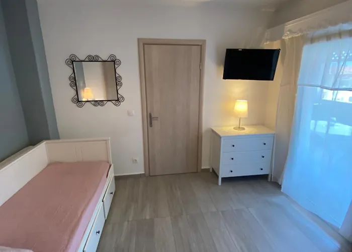 T H E Berlin And * Vrasná