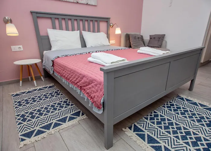 T H E Berlin And 公寓 *