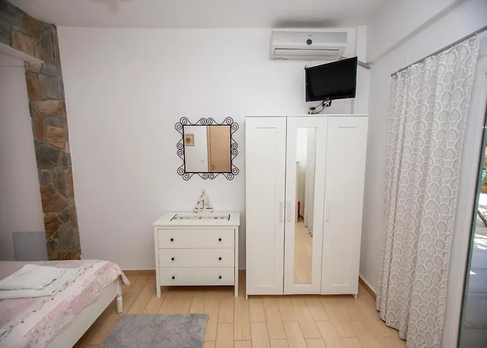 T H E Berlin And 公寓 Vrasná